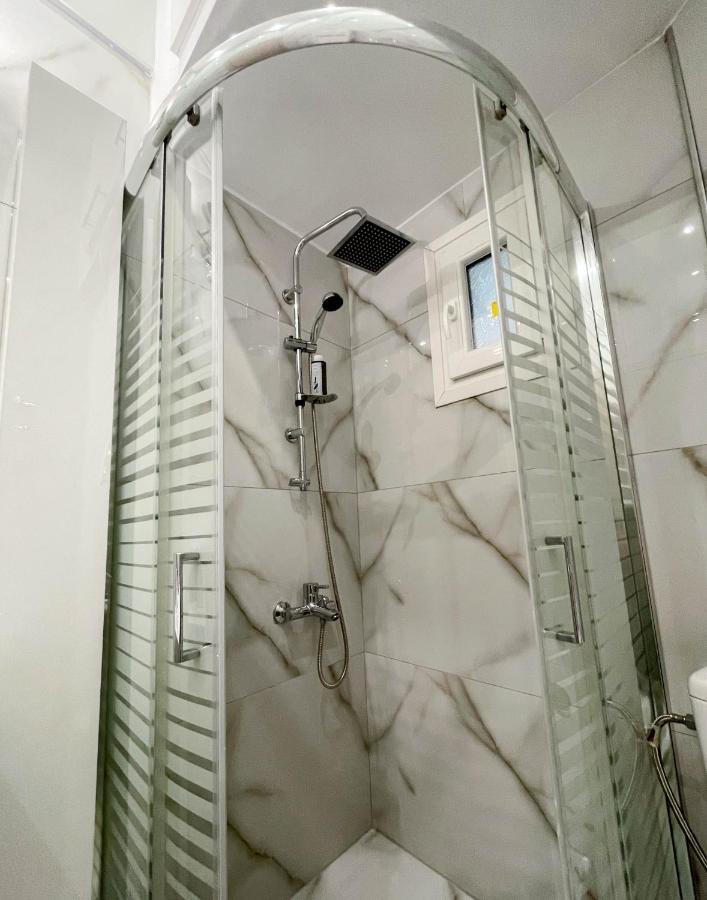 C.3 Anemone Lux_Apartment Thessaloníki Luaran gambar